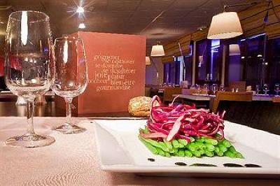 фото отеля Kyriad Tours Sud