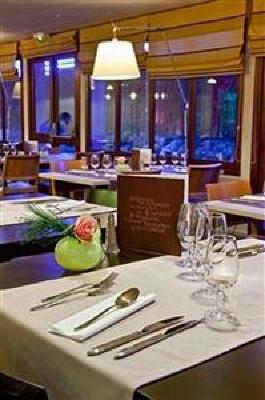 фото отеля Kyriad Tours Sud