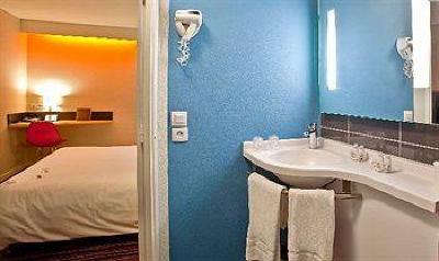 фото отеля Kyriad Tours Sud