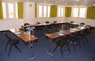фото отеля Tulip Inn Marne-la-Vallee Bussy-Saint-Georges
