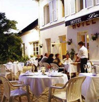фото отеля Le Pont Neuf Hotel Le Veurdre