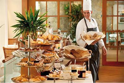 фото отеля Travel Charme Strandhotel Zinnowitz