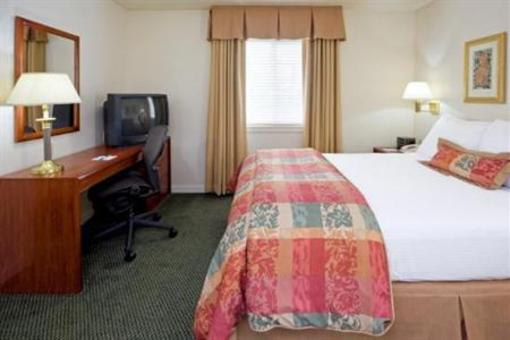 фото отеля Staybridge Suites Somerset