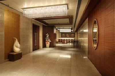 фото отеля Mahagun Sarovar Portico
