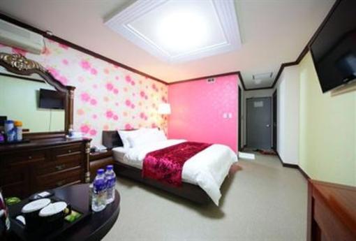 фото отеля Royal Tourist Hotel