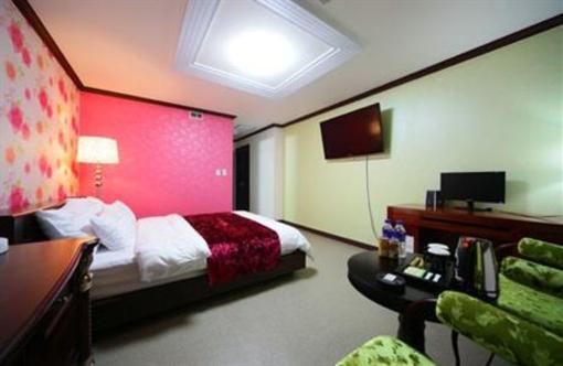 фото отеля Royal Tourist Hotel