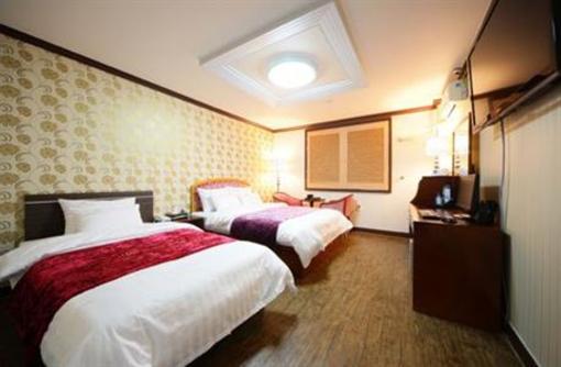 фото отеля Royal Tourist Hotel