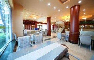 фото отеля Royal Tourist Hotel