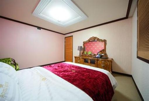 фото отеля Royal Tourist Hotel