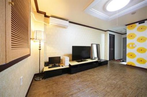 фото отеля Royal Tourist Hotel