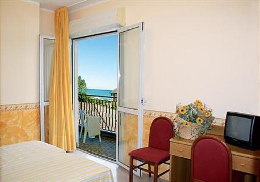 фото отеля Acapulco Beach Hotel