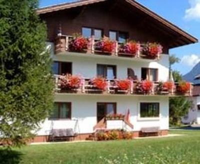 фото отеля Haus Enzian Lermoos