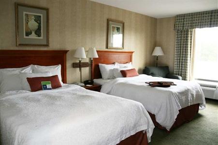 фото отеля Hampton Inn Long Island - Brookhaven