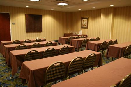фото отеля Hampton Inn Long Island - Brookhaven