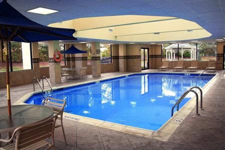 фото отеля Hampton Inn Long Island - Brookhaven