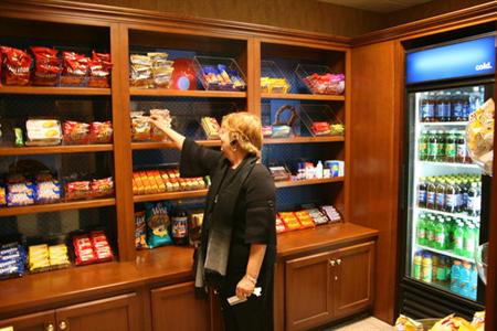 фото отеля Hampton Inn Long Island - Brookhaven