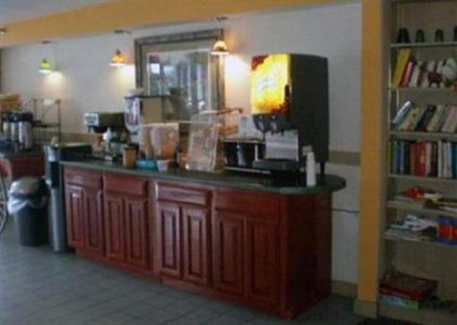 фото отеля Econo Lodge Plymouth