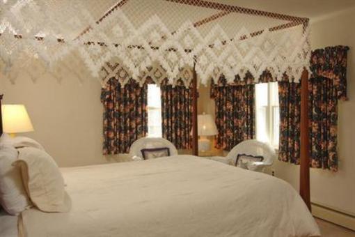 фото отеля Crescent Lodge & Country Inn