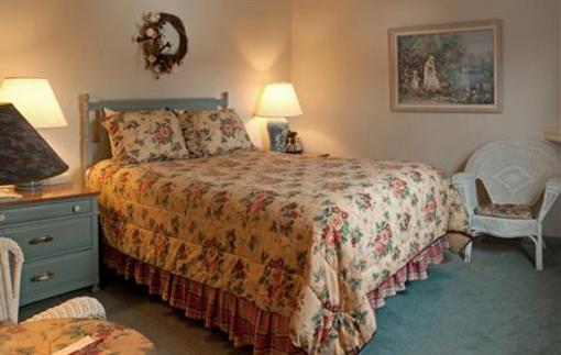 фото отеля Crescent Lodge & Country Inn