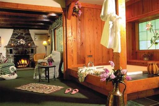 фото отеля Crescent Lodge & Country Inn