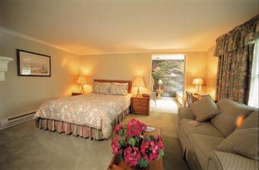 фото отеля Crescent Lodge & Country Inn