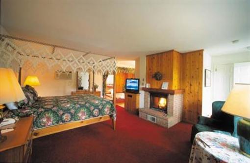 фото отеля Crescent Lodge & Country Inn