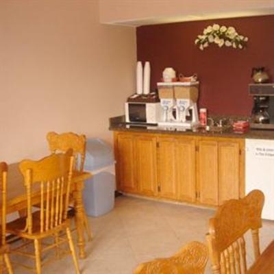 фото отеля Executive Inn Scottsville