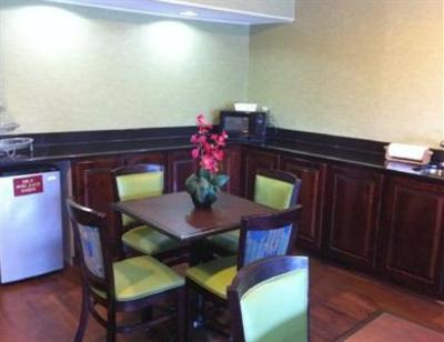 фото отеля Country Hearth Inn Cedartown