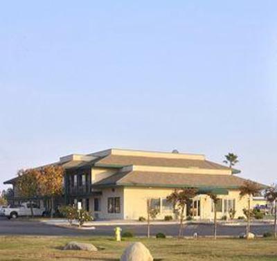 фото отеля Super 8 Motel Lindsay Olive Tree Inn