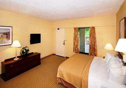 фото отеля Quality Inn Tanglewood
