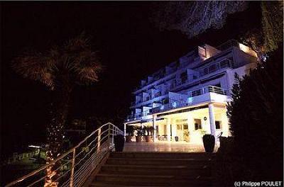 фото отеля Hotel de la Plage Mahogany
