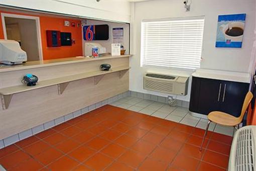 фото отеля Motel 6 San Antonio - Fiesta