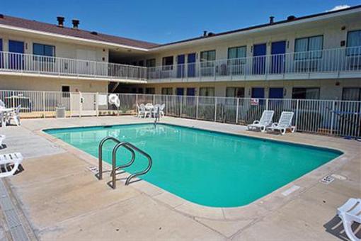 фото отеля Motel 6 San Antonio - Fiesta
