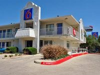 Motel 6 San Antonio - Fiesta