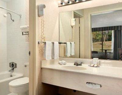 фото отеля Howard Johnson Elizabethtown