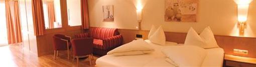 фото отеля Riesers Kinderhotel Buchau Maurach