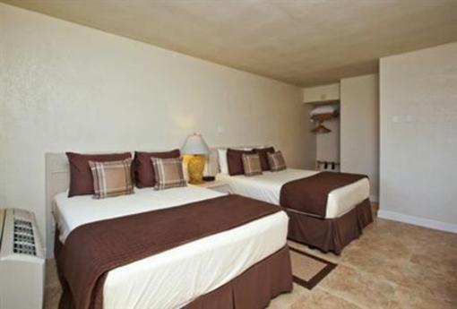 фото отеля Legacy Harbour Hotel & Suites