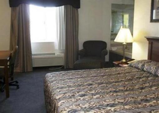 фото отеля Comfort Inn & Suites Dimondale