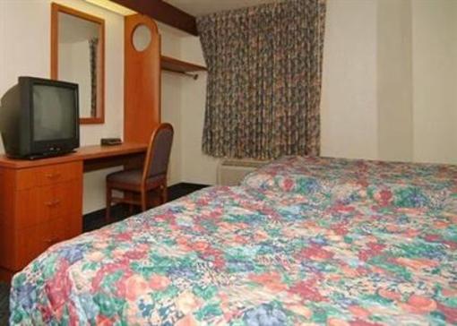 фото отеля Travelodge Airport