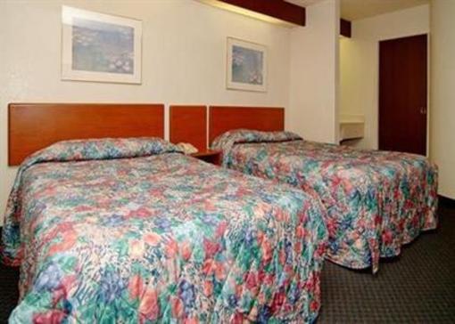 фото отеля Travelodge Airport