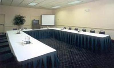 фото отеля Columbus Inn & Suites