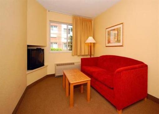фото отеля Quality Inn University Center