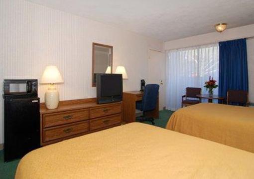 фото отеля Quality Inn University Center