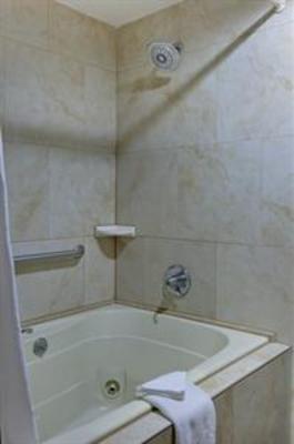фото отеля Best Western Plus Royal Sun Inn & Suites