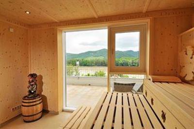 фото отеля Gartenhotel & Weingut Pfeffel Durnstein