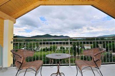 фото отеля Gartenhotel & Weingut Pfeffel Durnstein