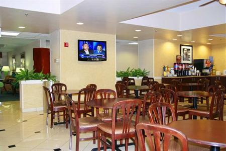 фото отеля Hampton Inn Orlando International Airport