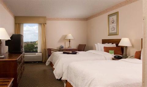фото отеля Hampton Inn Orlando International Airport