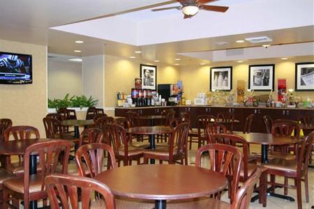 фото отеля Hampton Inn Orlando International Airport