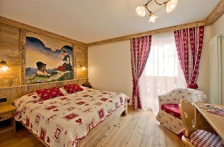 фото отеля Hotel Des Alpes Soraga